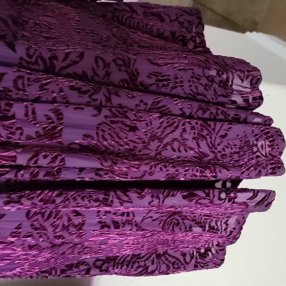 Paris Hues Flocked Feel Babydol Dress w/ Bell Sleeves purple/burgundy sz XL - Picture 5 of 16